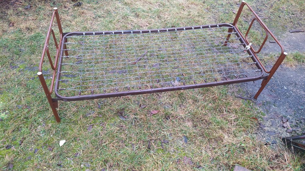 Łózko metalowe skladane 2 szt.