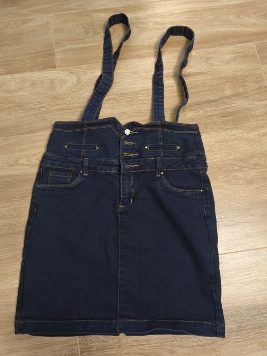 Spódnica z szelkami