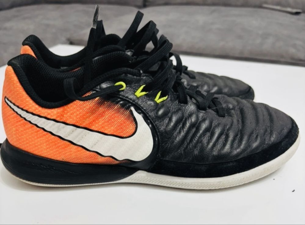Buty do piłki nożnej halówki nike rozmiar 36 23 cm