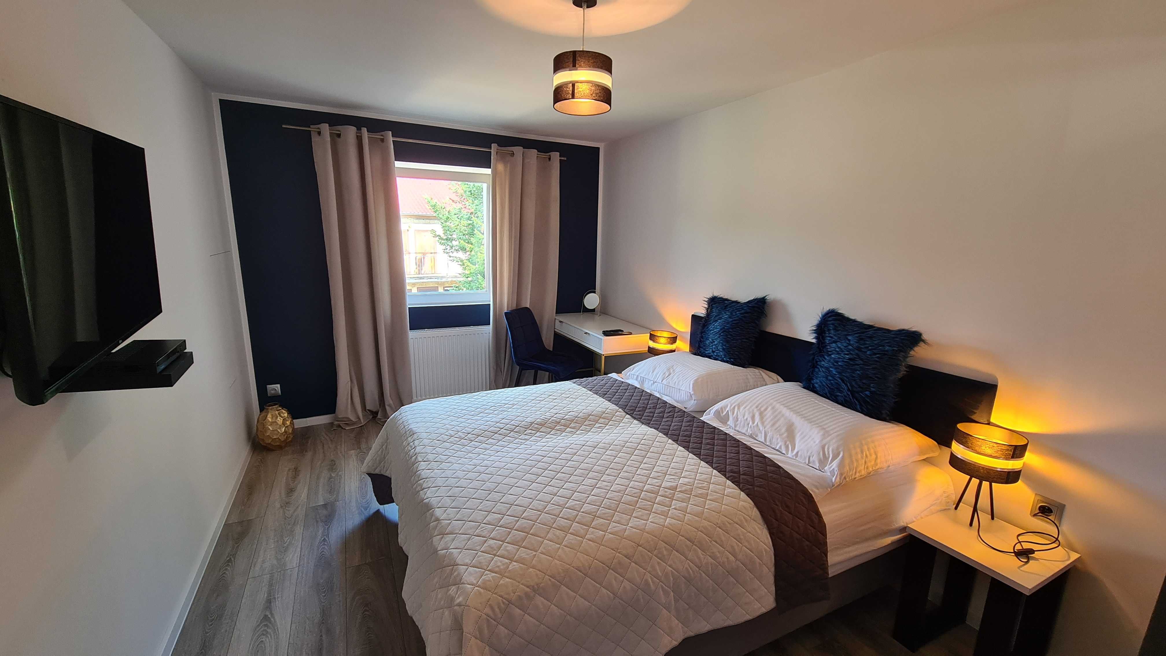 Dom nad jeziorem, linia brzegowa, pomost, jacuzzi, Lubniewice