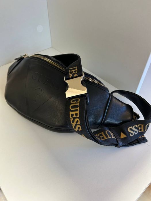 Продам бананку GUESS