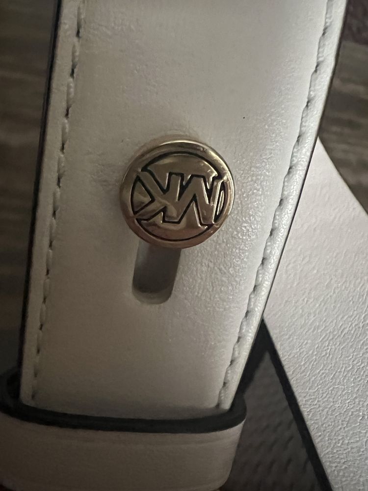 Бесподобная сумочка из натуральной кожи Miichael Kors оригинал
