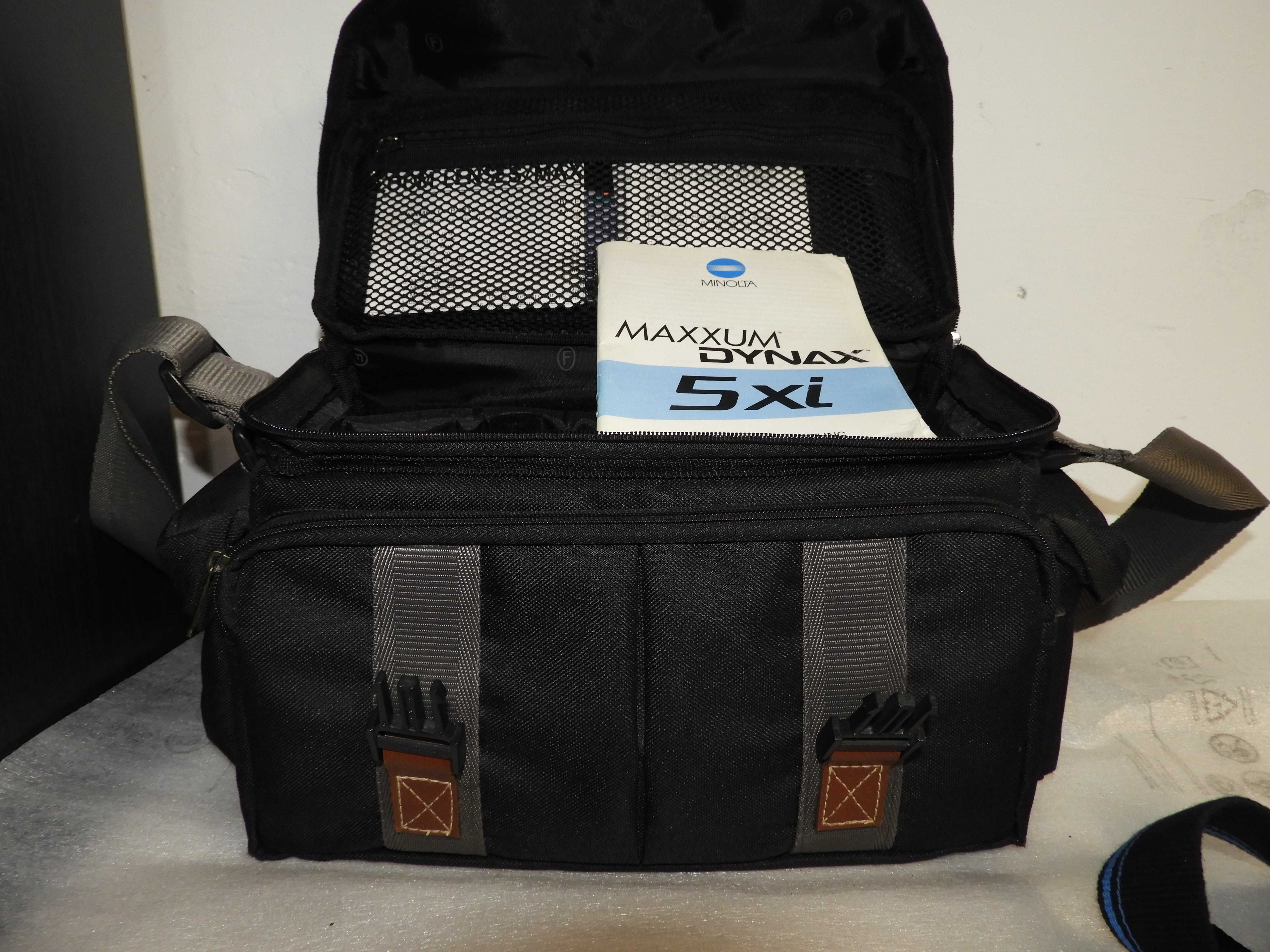 MINOLTA DYNAX 5XI Lustrzanka z akcesoriami
