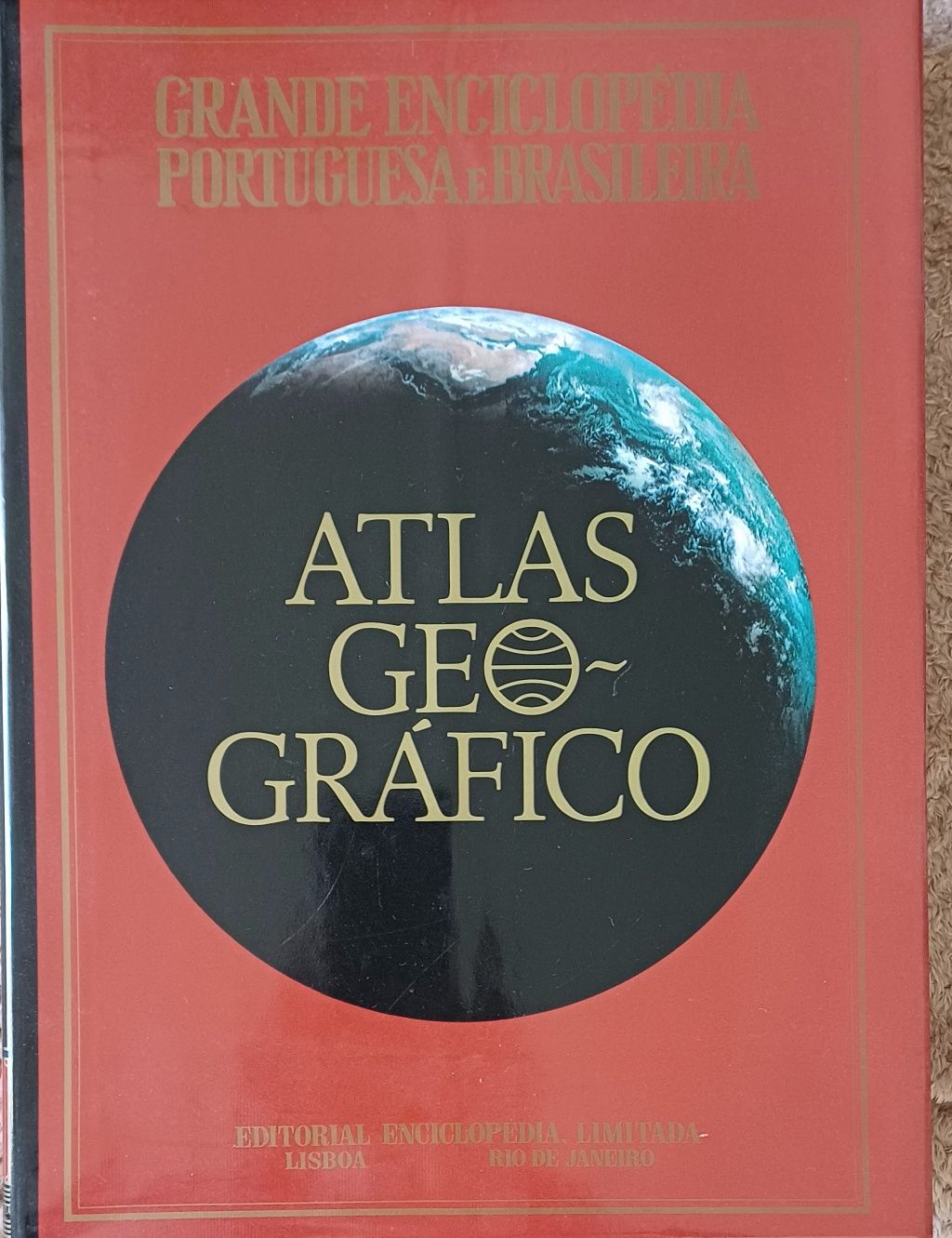 Atlas Geográfico Publicação de Grande qualidade Impecável