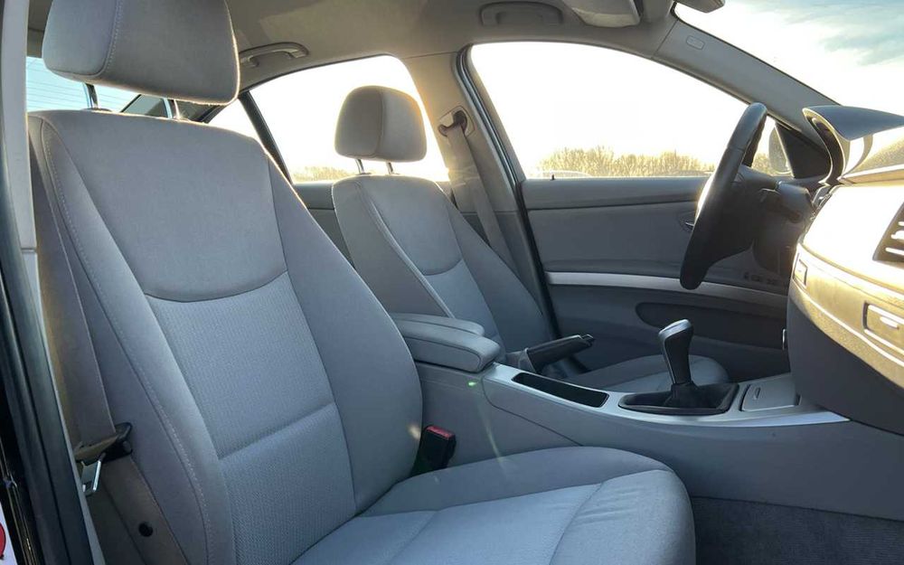 BMW 320 I 2010 рік