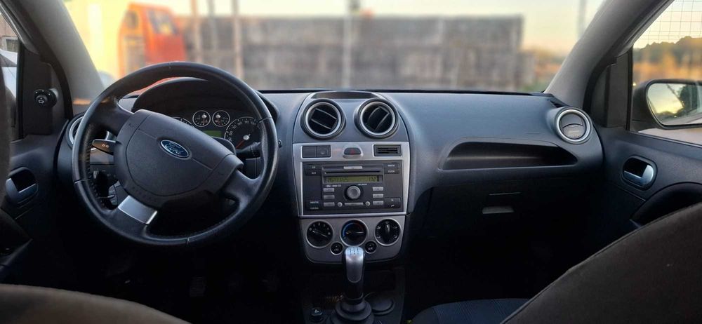 Ford Fiesta 1,25 de 2007 com poucos quilómetros