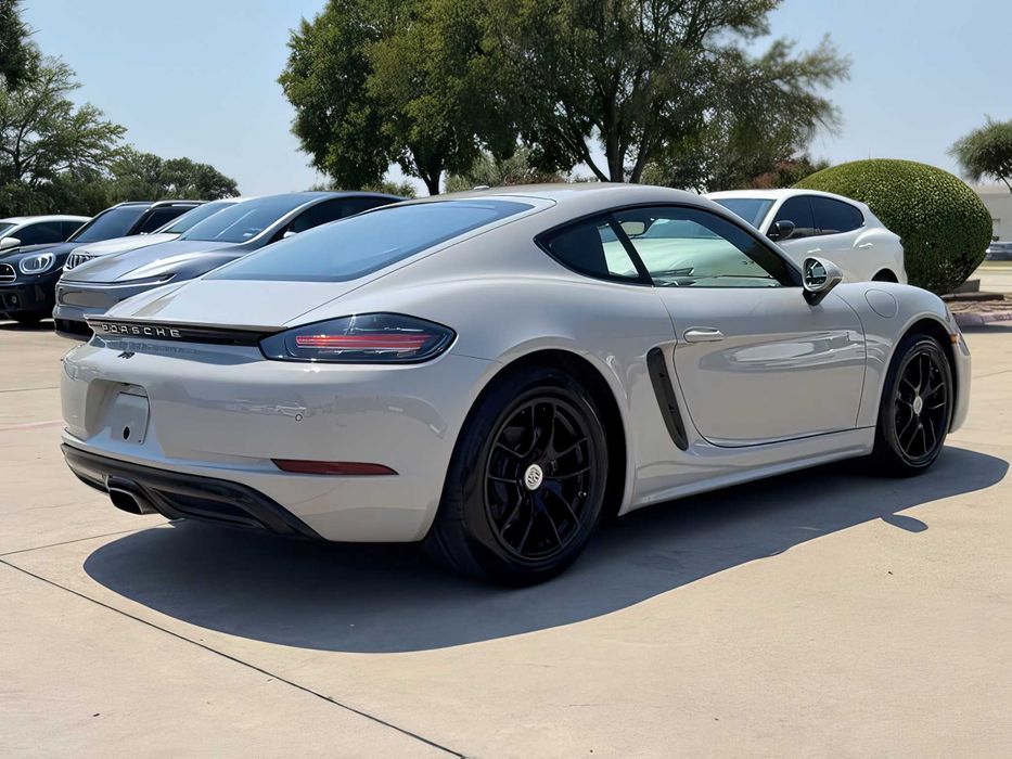 Porsche 718 Cayman      2019