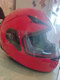 Capacete vermelho