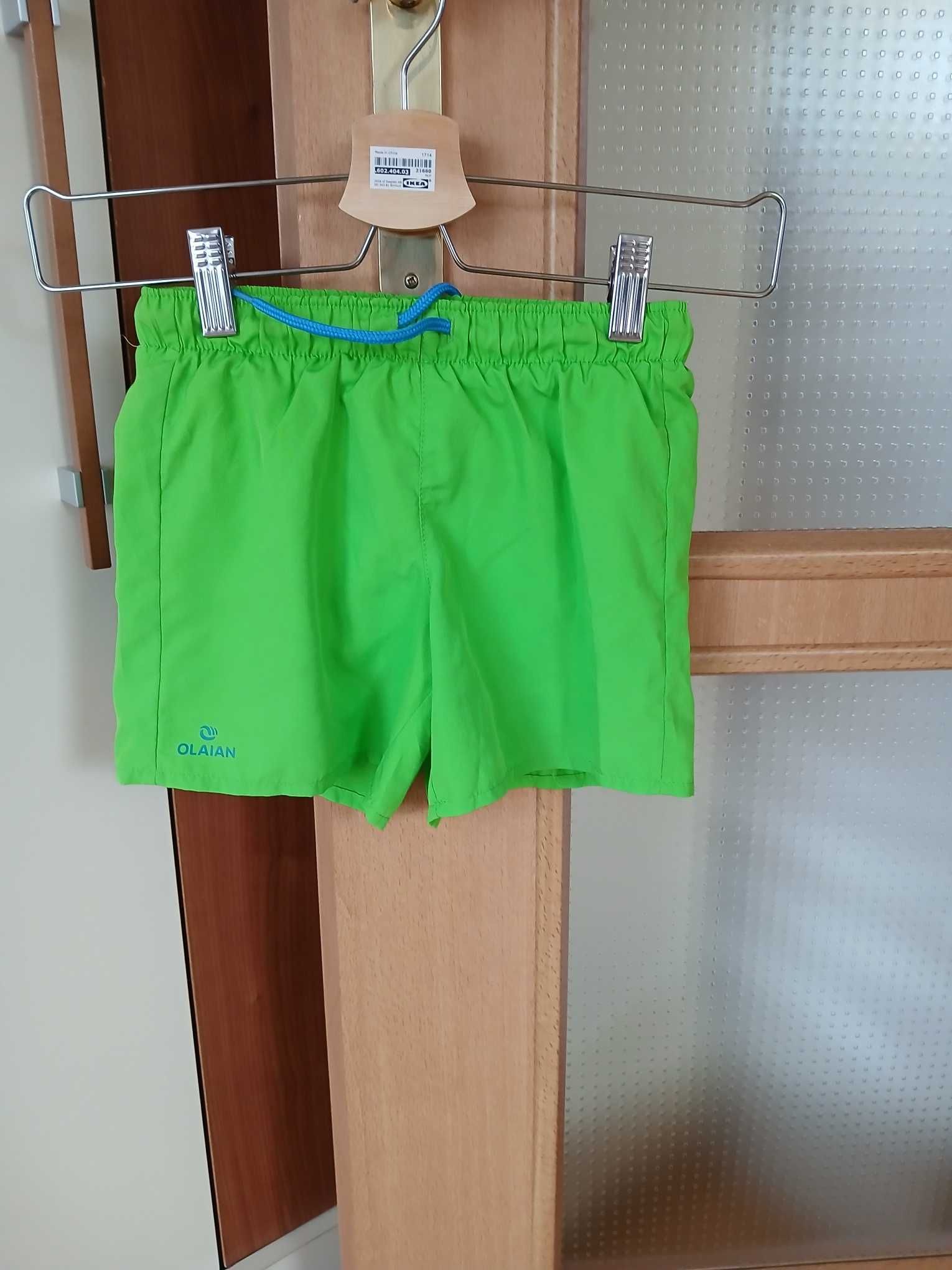 Szorty zielone długość 26cm, biodra 37cm z siatką 110/116