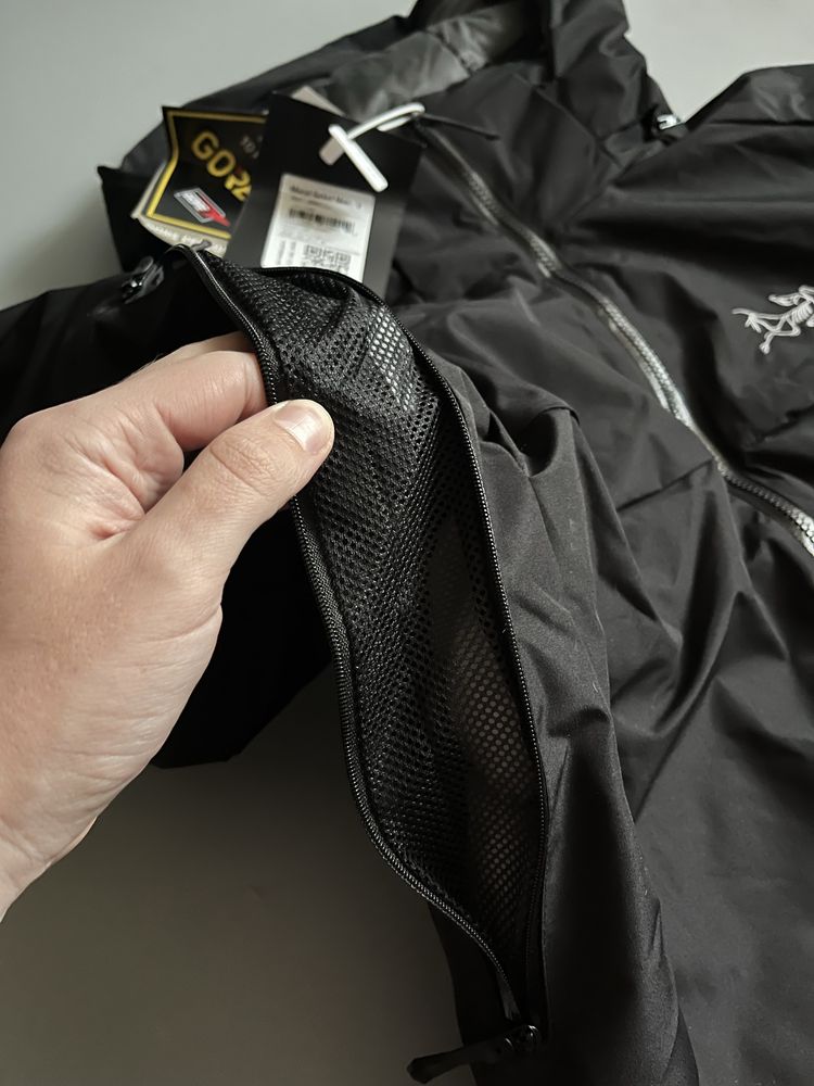 Пуховик Arcteryx Macai Gore-Tex