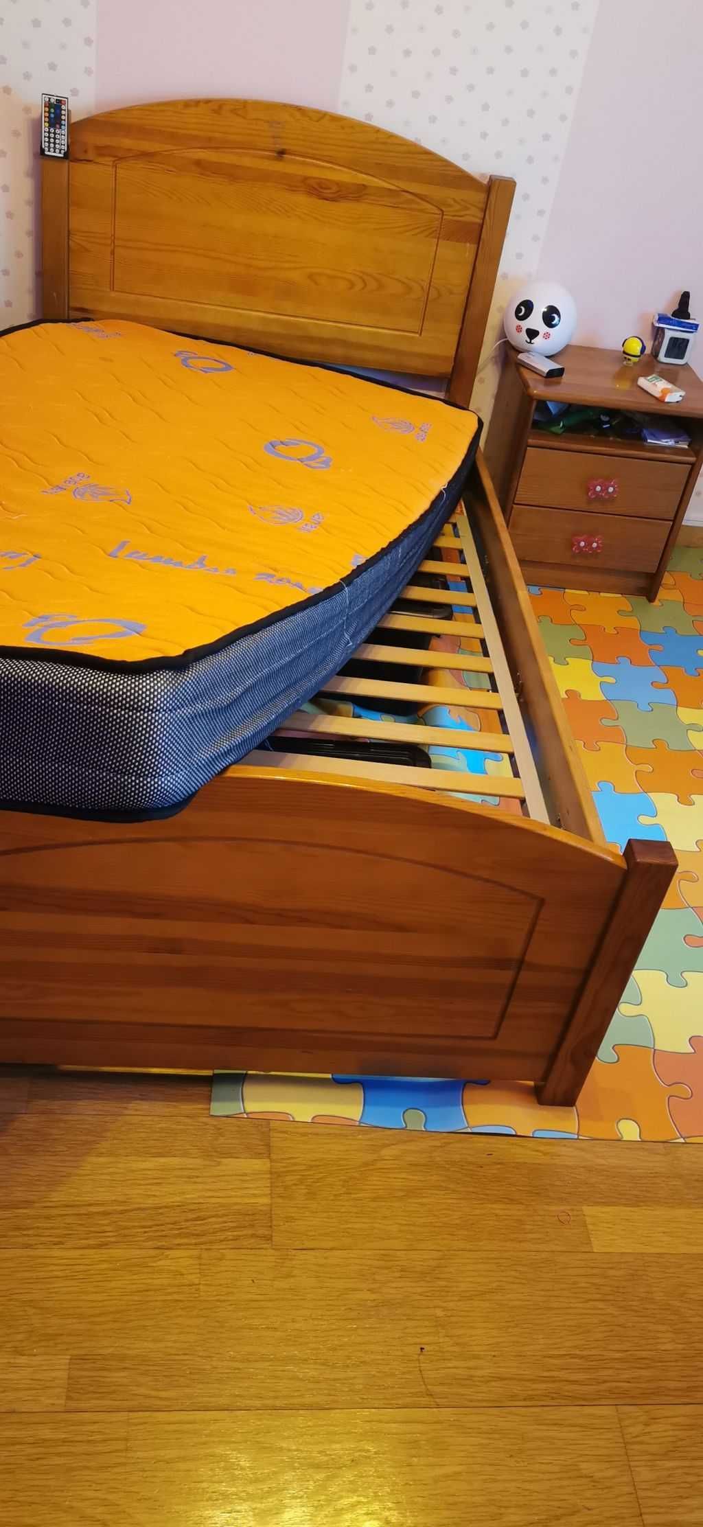 Cama de Solteiro + mesinha de cabeceira