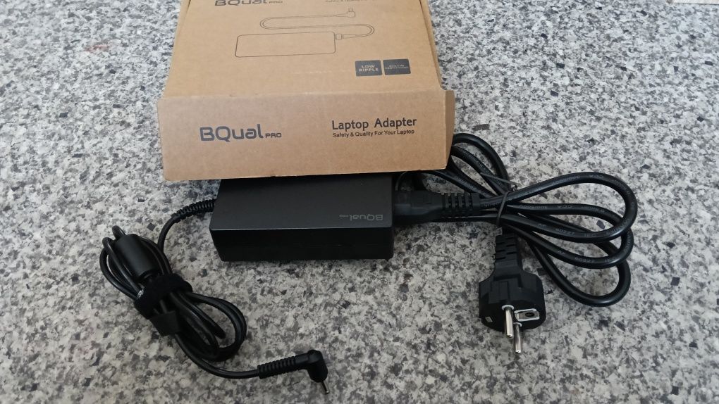 Asus Laptop Win11 SSD 256GB AMD 8GB Ram Nowa ładowarka, 14"