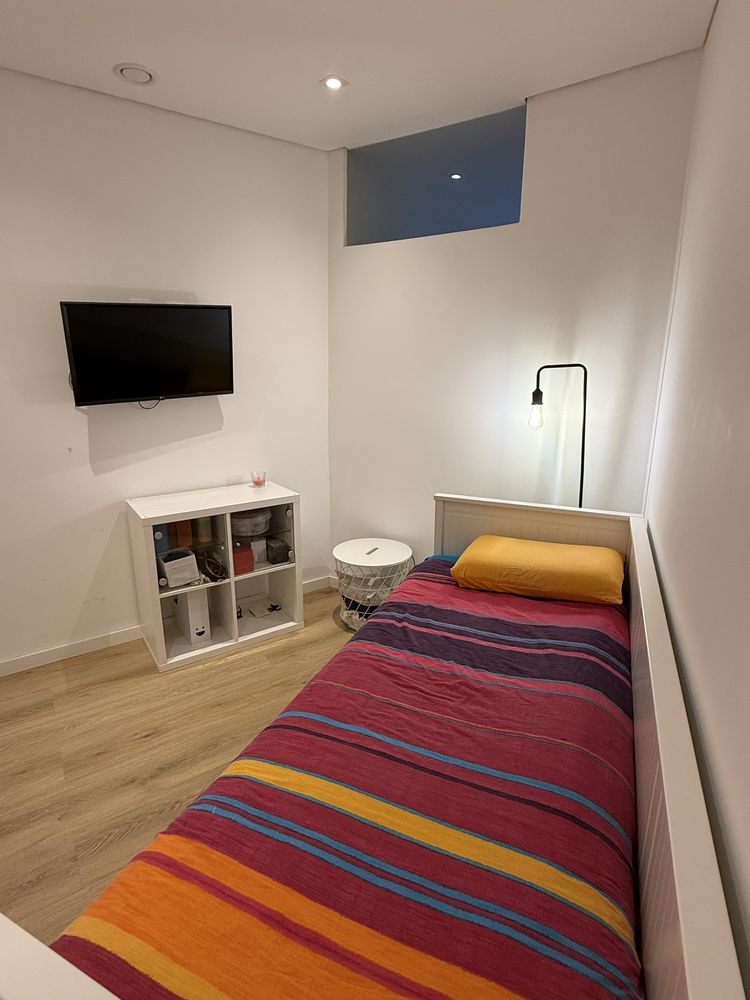 Quarto para arrendar nos Anjos