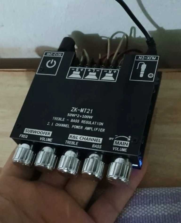 Качественный усилитель звука ZK-MT21 50W X 2 + 100W с AUX и блютуз
