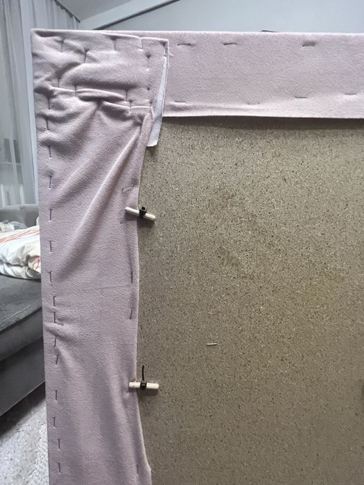 Zagłówek łóżka pikowany