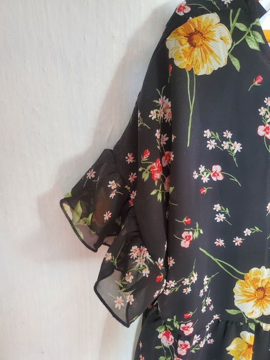 Нове плаття сукня трьох слойне.