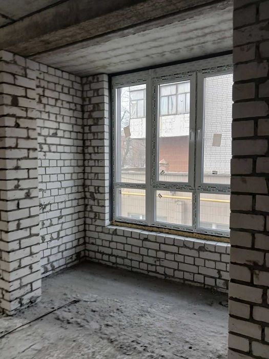 Продам двохкімнатну квартиру після будівельників