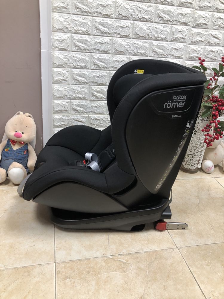 Автокрісло Britax Römer TRIFIX2 i-SIZE Група 1 (9-18 кг) Isofix