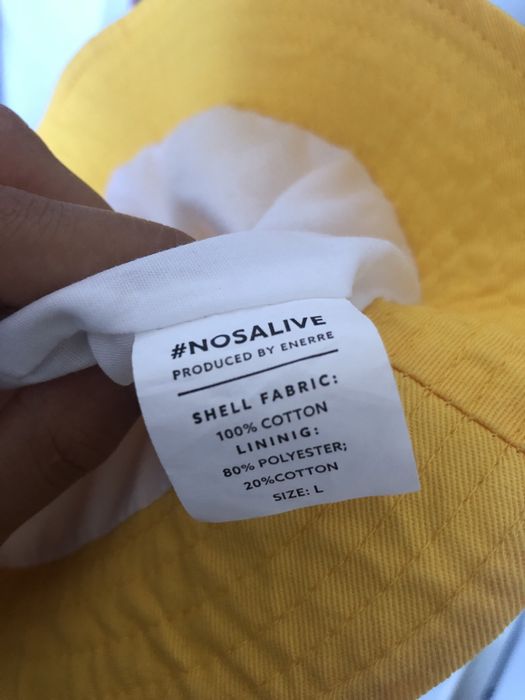 Chapéu novo amarelo fresco