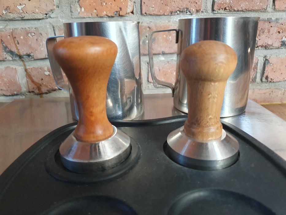 Zestaw dla baristy szuflada z odbijakiem pod młynek, 2 x tamper, mata