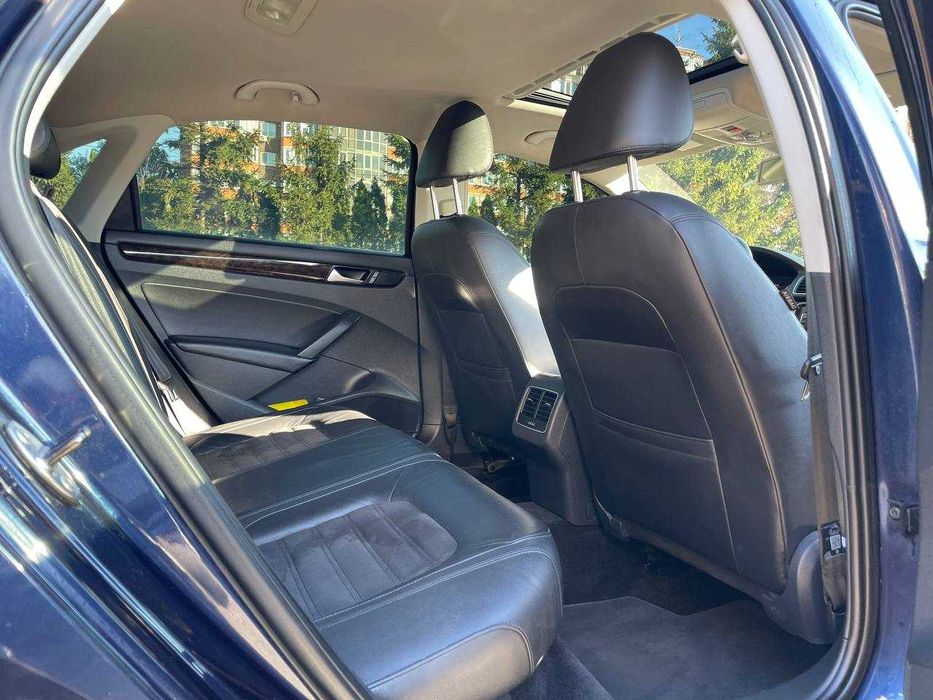 Volkswagen Passat SEL