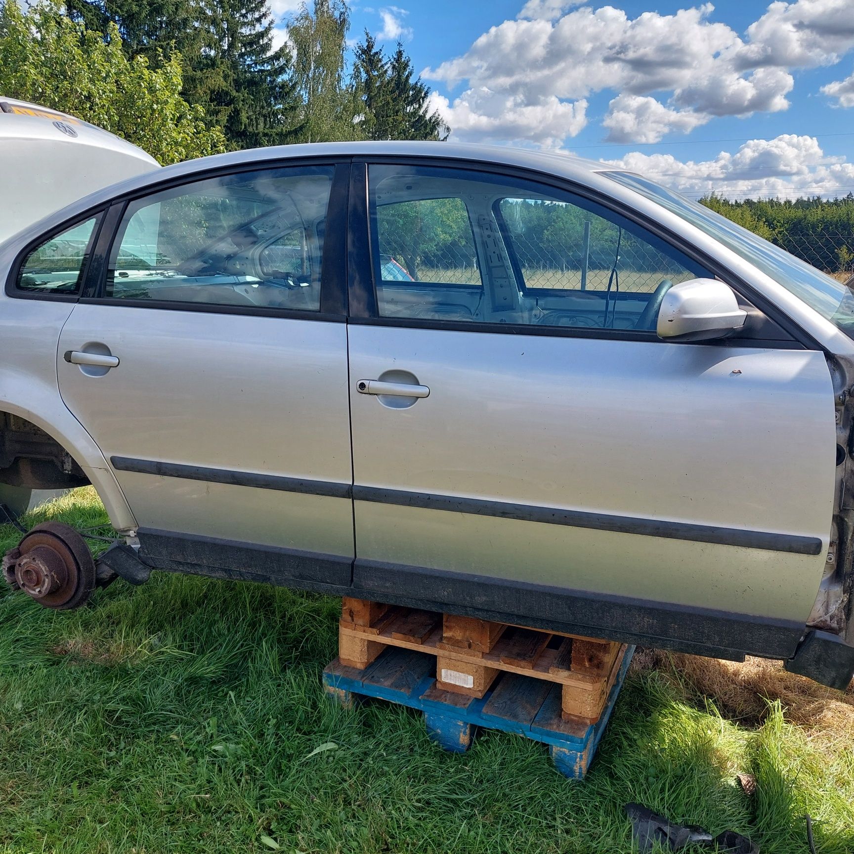 VW Passat b5 FL drzwi LA7W