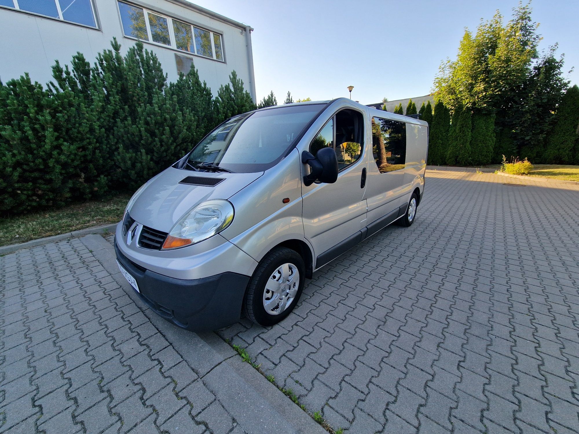 Brygadówka Trafic Vivaro 2.0 CDi Long L2H1.Dubelcabina.