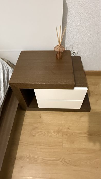 Cama c/ cabeceira e gavetas estilo Japanese espetacular