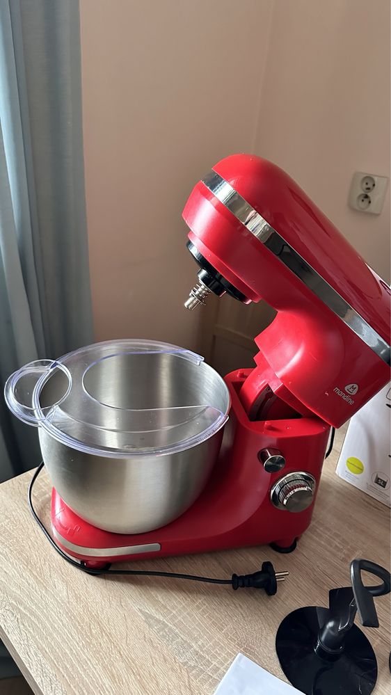 Robot kuchenny czerwony