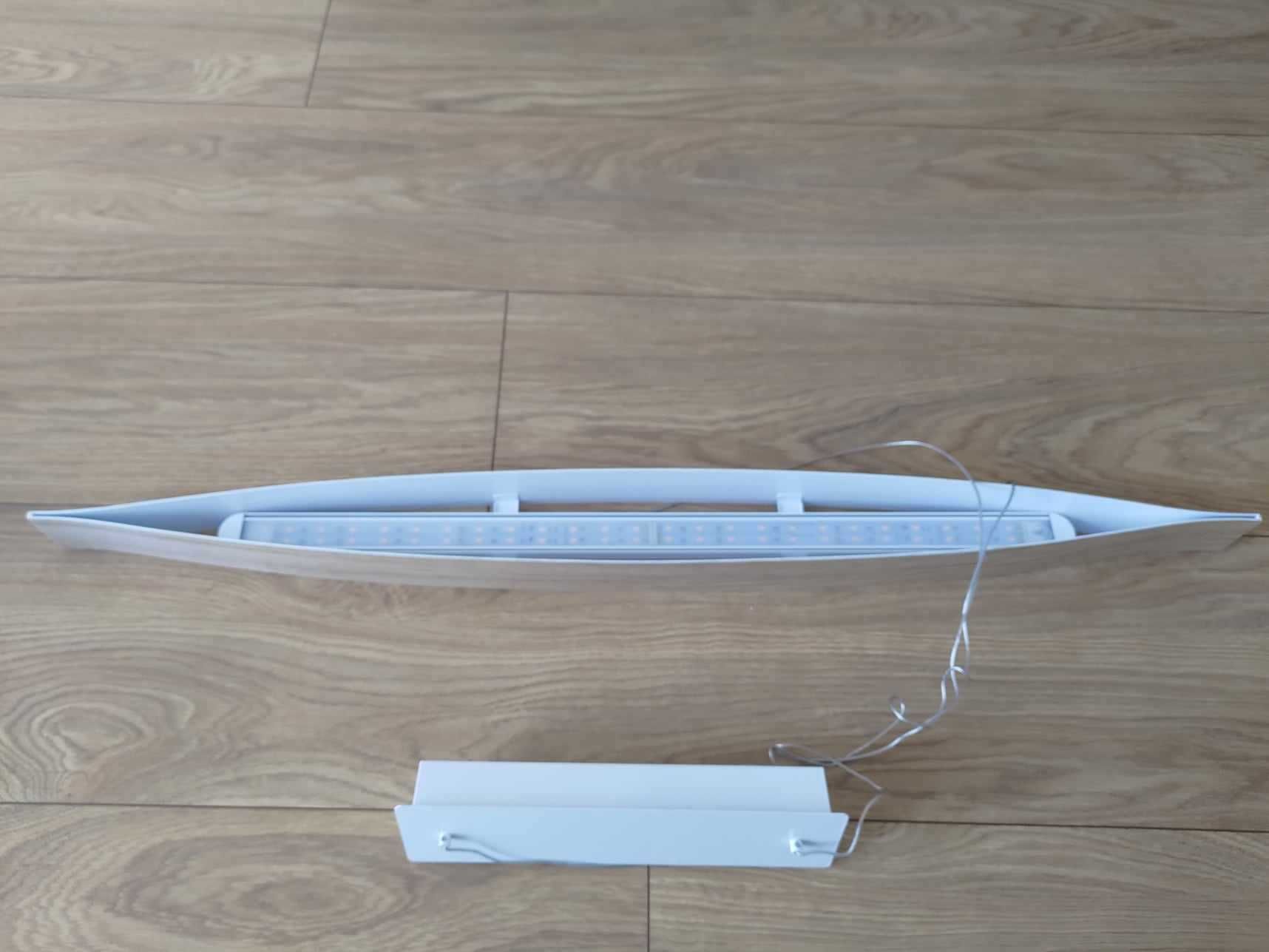 Nowa lampa zwis listwa nad wyspę
