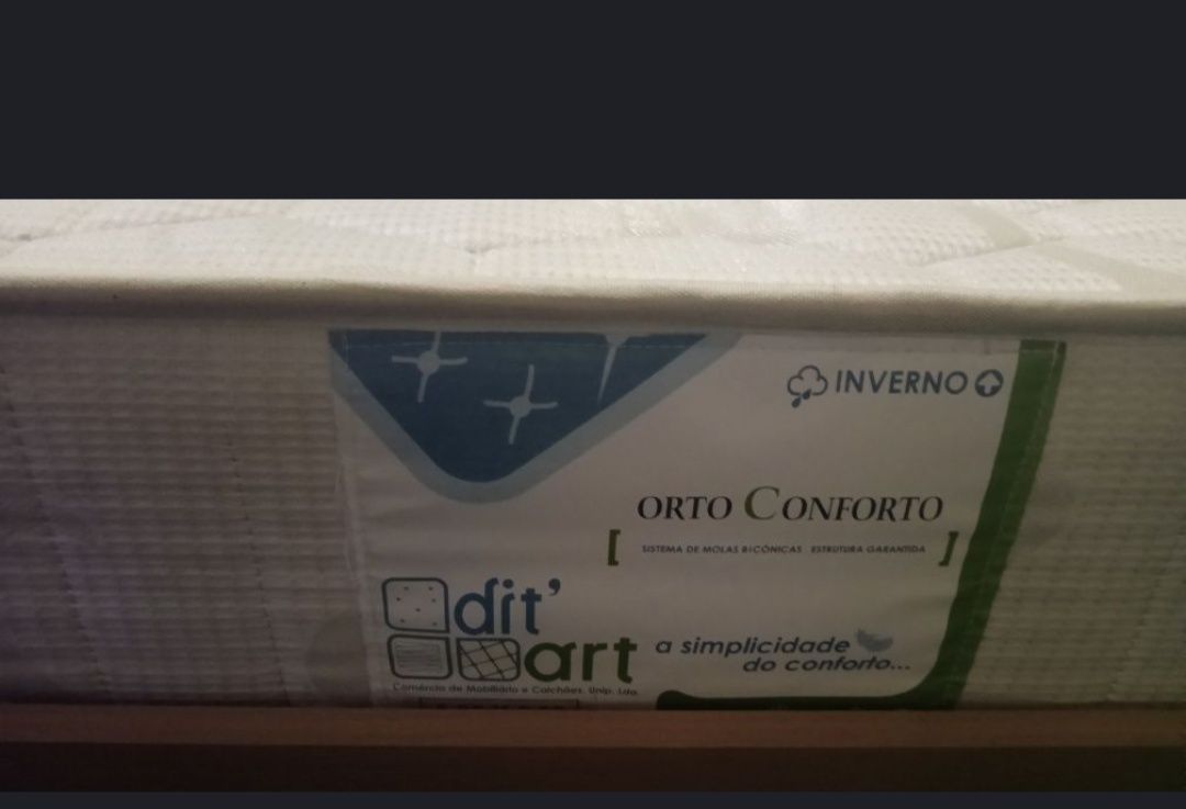 Cama solteiro com gavetas, colchão e estrado. Usada em ótimo estado.