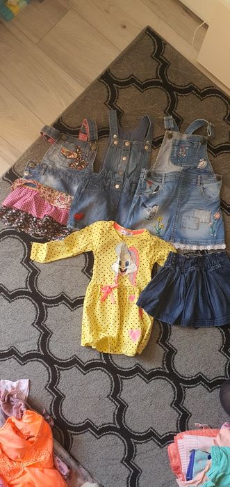 Zestaw ubrań dla dziewczynki r.86