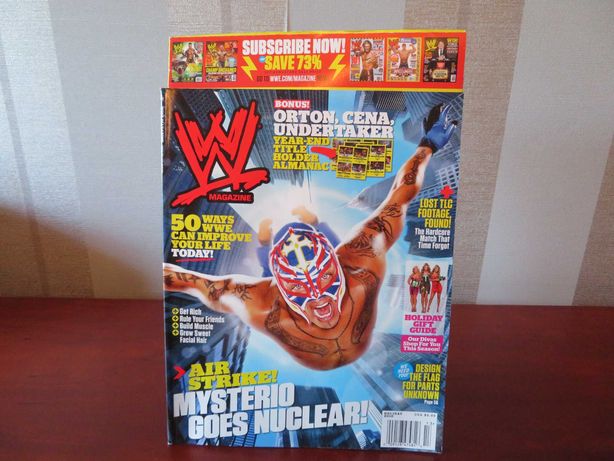 WWE Magazine - Holiday 2010 + Poster Triple H
