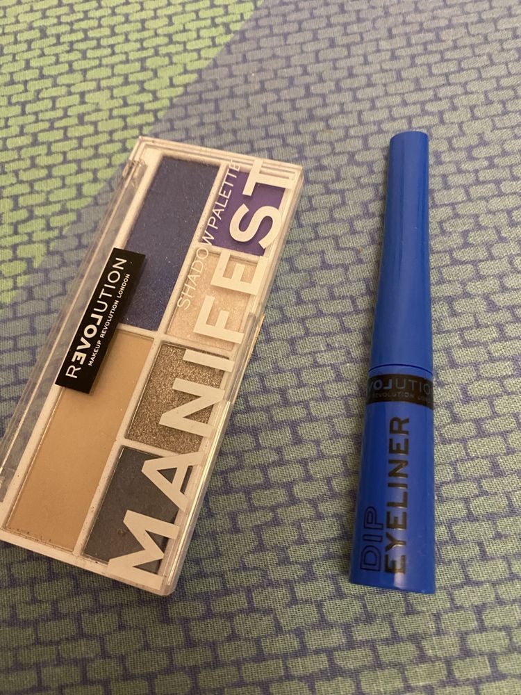 Cienie Revolution i eyeliner blue Revolution