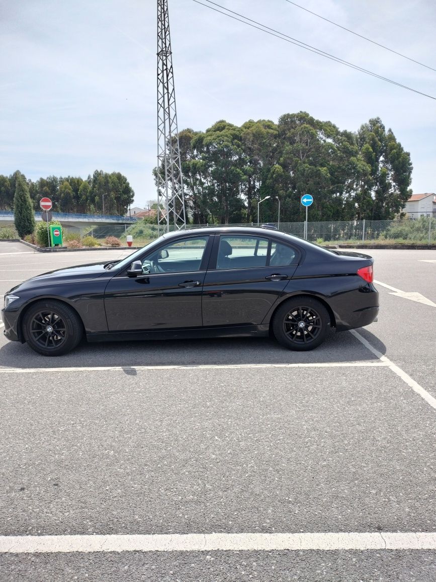BMW 320d muito bem estimado