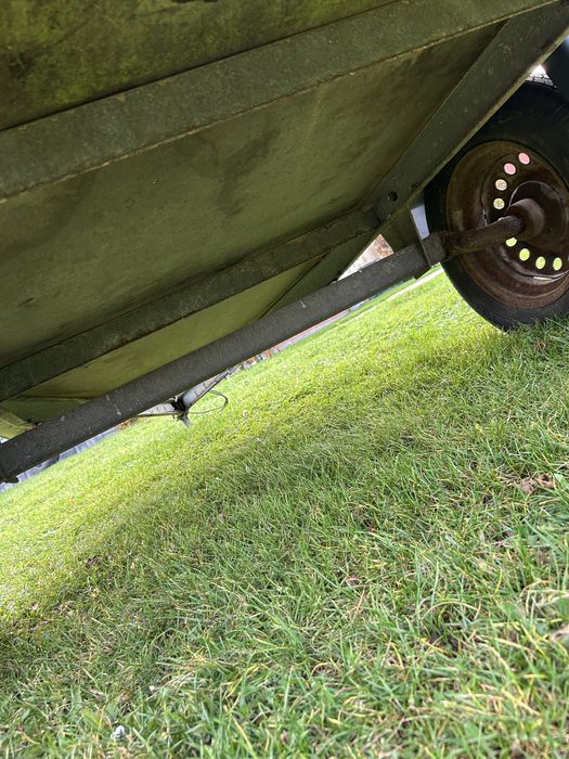 Przyczepka samochodowa