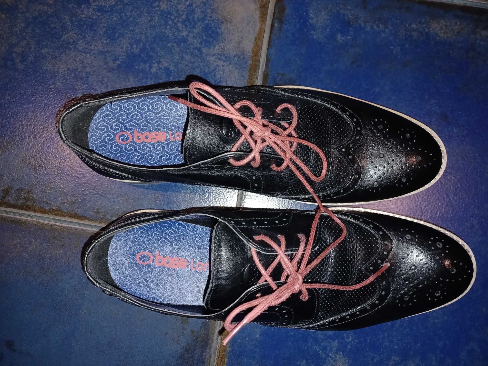 Nowe buty wizytowe London Base. 100% skóra. Rozmiar 42.. Unikatowe!