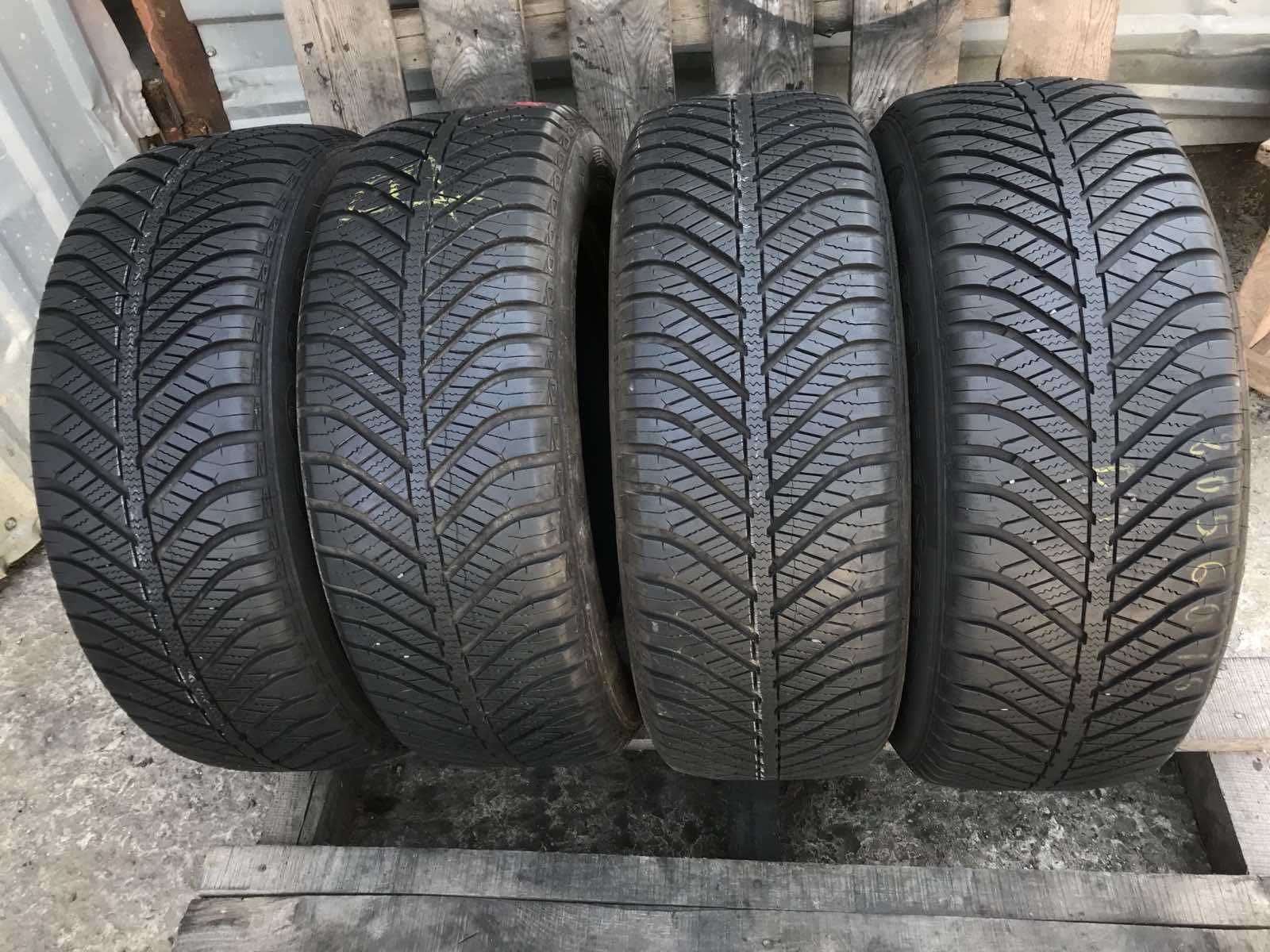 Шини Goodyear Vector 4Seasons 205/60r16 Комплект всесезонні б/у склад