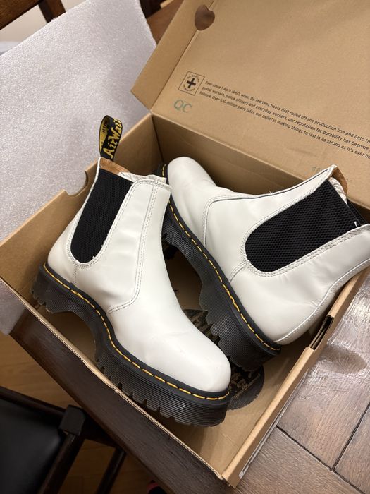 Buty Dr. Martens Slip on Glany Białe Unisex