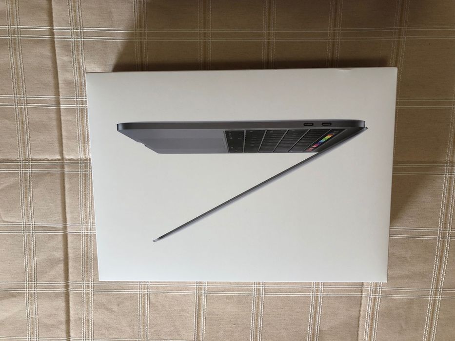 Macbook Pro 13” Touch Bar Intel Core i5 1.4GHz 8GB Ram 256GB SSD