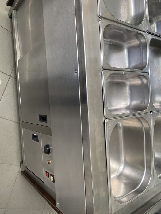 Banho maria com dispensador de pratos