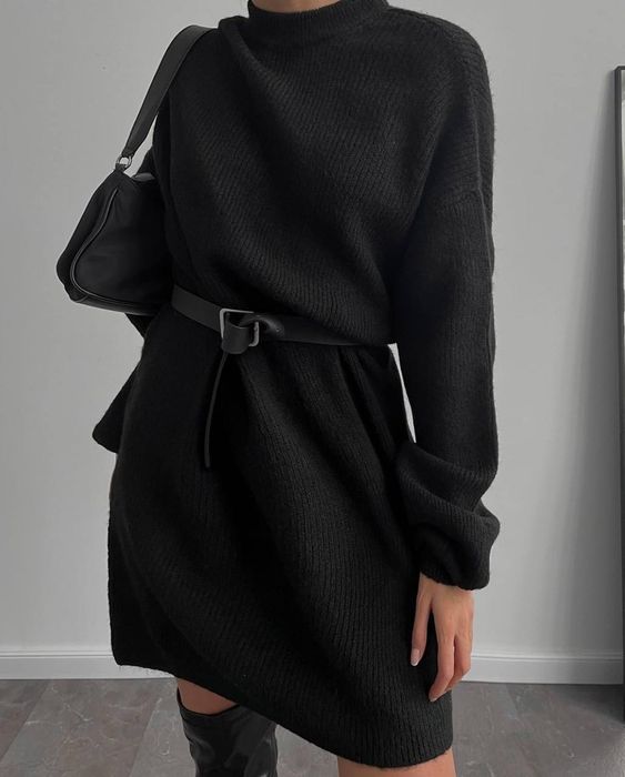 Жіноче плаття з поясом