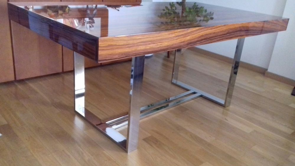 Mesa Jantar Extensível Pau Ferro Alto Brilho e Inox Polido