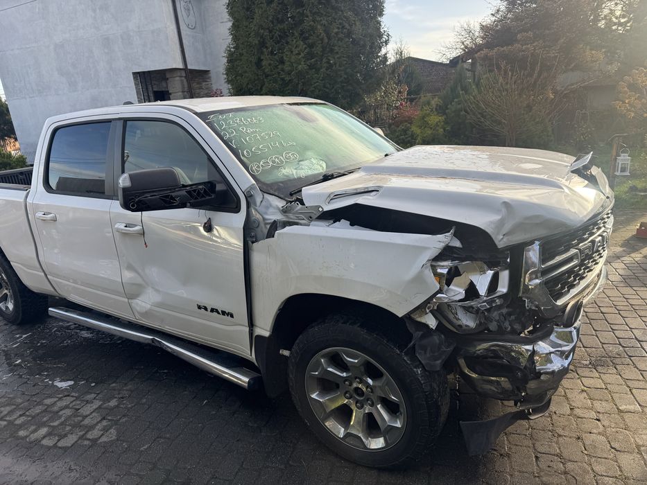 Ram V 2022 5.7Hemi V8 **4X4**100tyś km **big horn*Uszkodzony**