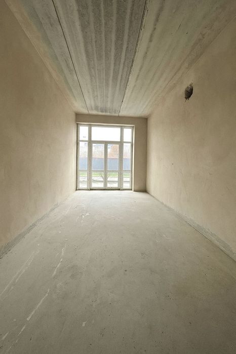 Комерція 22м2 Перший поверх Терміново  17900$