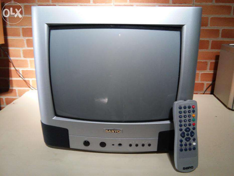 TV Sanyo com comando