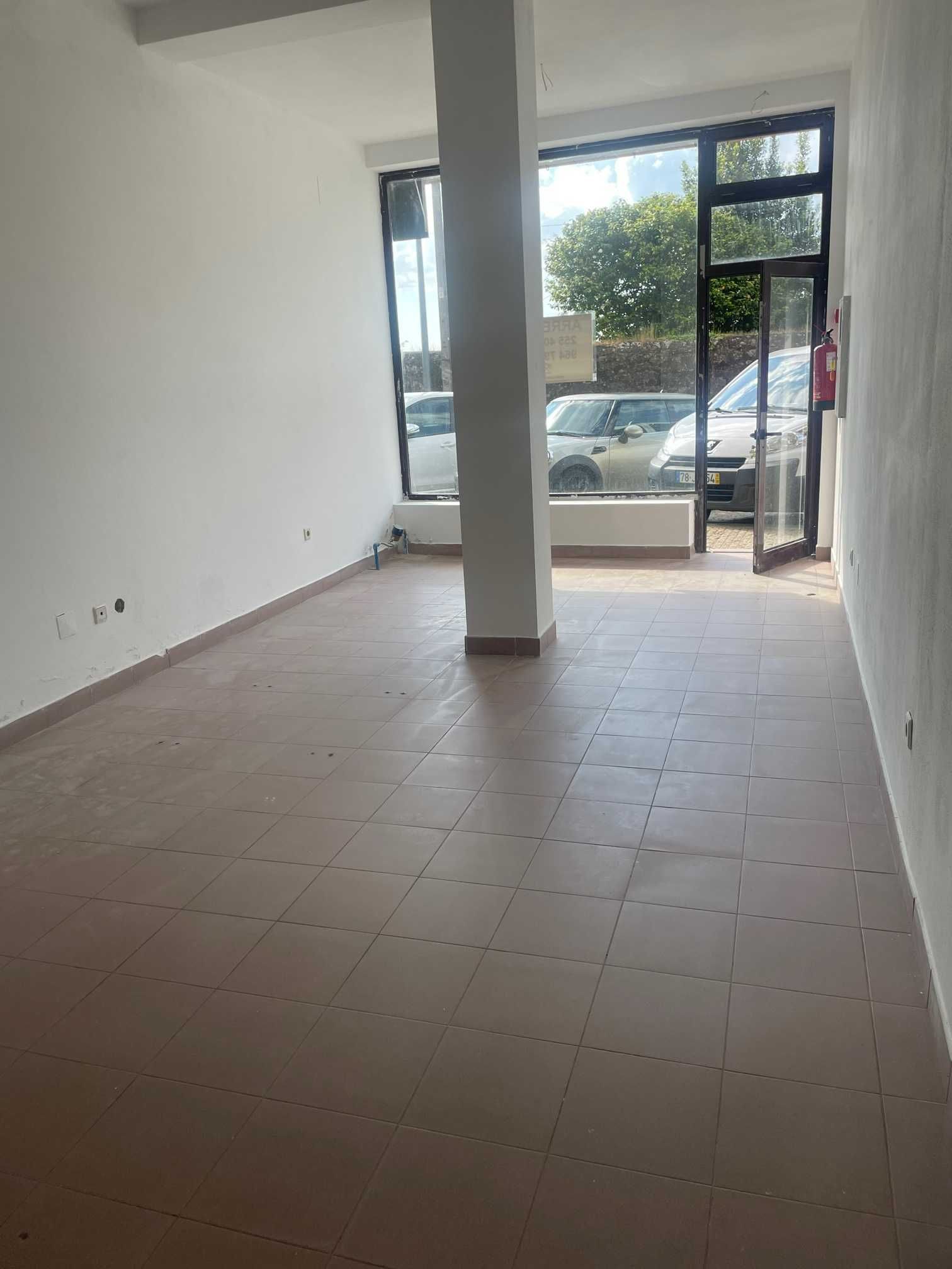 Loja Comercial - Centro de Penafiel
