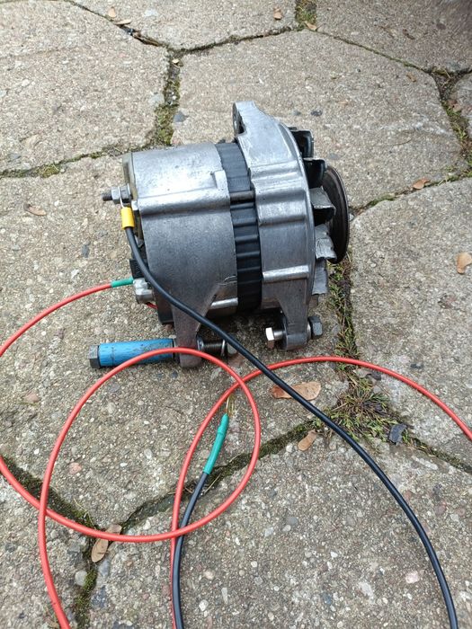 Alternator do Ursus C 360 3P, Iveco 14V  45A Magneti Marelli.