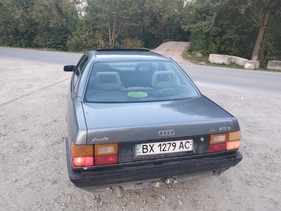 Ауді 100 в доброму стані.