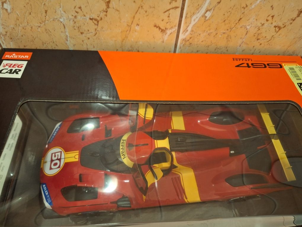Rastar 1:14 Ferrari 499P sterowane auto na pilota RC otwierane drzwi
